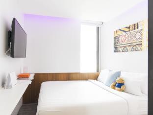 S Box Sukhumvit Hotel - 9