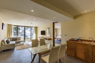 Coriacea Beachfront Boutique Phuket Resort - 6