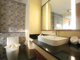Coriacea Beachfront Boutique Phuket Resort - 3