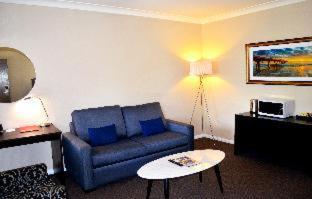 Ramada Hotel & Suites by Wyndham Cabramatta - Cabramatta - 8