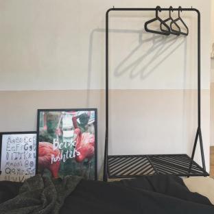Beige Poshtels + Netflix - 7