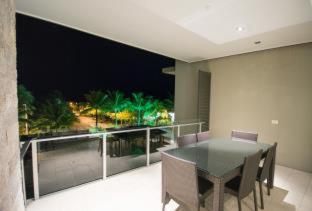 Coconut Grove - Port Douglas - 6