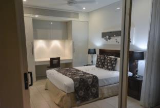 Coconut Grove - Port Douglas - 4