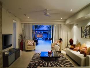 Coconut Grove - Port Douglas - 1