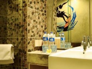 Bliss Surfer Hotel Legian - 2