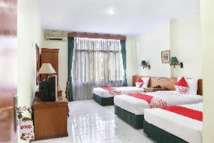 RedDoorz Plus near Kemang Raya - 4