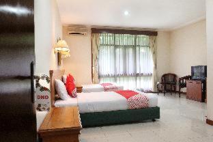 RedDoorz Plus near Kemang Raya - 1