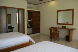 Puri Sari Beach Hotel - Labuan Bajo - 4