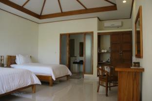 Puri Sari Beach Hotel - Labuan Bajo - 3
