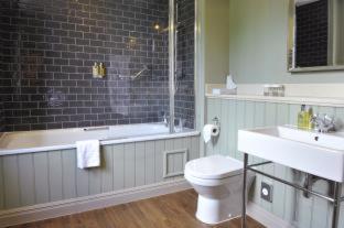 The Crown Manor House Hotel - 8