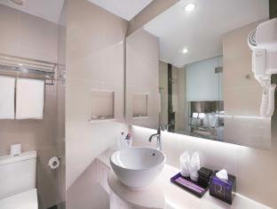 Quest Hotel Darmo - Surabaya by ASTON - 4
