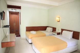Pandu Lakeside Hotel Parapat - Parapat - 4