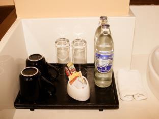 iCheck inn Gems Center Silom - 2
