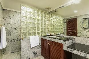 The Ambiance Hotel - 2
