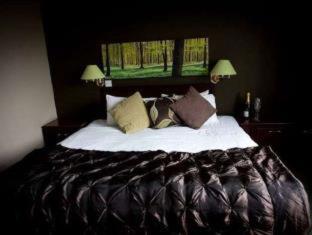 Birch Hotel - Heywood - 5