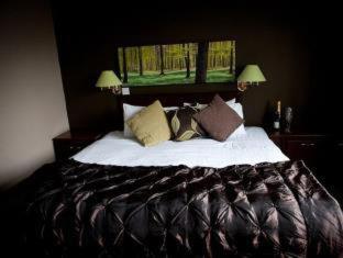Birch Hotel - Heywood - 2