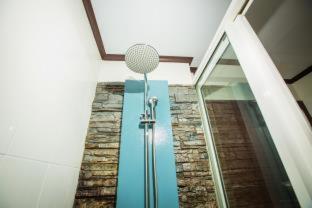 Phi Phi Andaman Beach Resort - 2