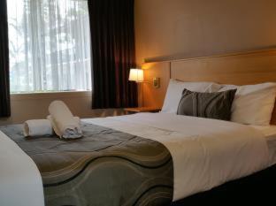 Halfway Motel - 4