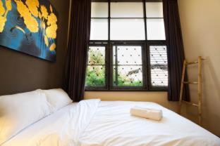 Ashi Poshtel - 1