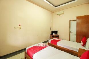 RedDoorz Plus At Hotel Sofia Pangandaran - 2