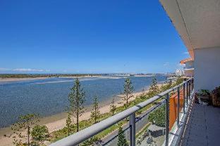 Silvershore Apartments on the Broadwater - Gold Coast - 9