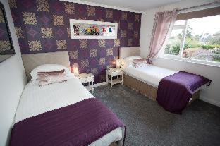 Holly Lodge Guest House with FREE off site health club - Windermere - 7