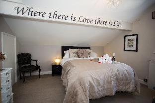 Holly Lodge Guest House with FREE off site health club - Windermere - 6
