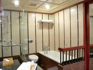 Rama Gardens Hotel Bangkok - 1