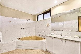 Knox International Hotel and Apartments - 5