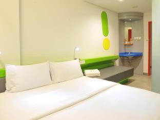 POP! Hotel Diponegoro - Surabaya - 9