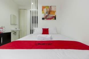 RedDoorz Plus @ Pasar Baru - Giacarta - 8