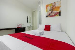 RedDoorz Plus @ Pasar Baru - Giacarta - 7