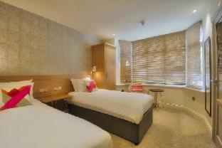 The Orchid Hotel - 8