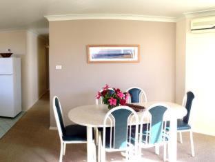 Captain's Quarters Bermagui - 6