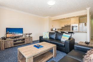 Breakers North Absolute Beachfront Apartments - Official - Gold Coast - 3