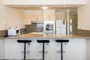 Breakers North Absolute Beachfront Apartments - Official - Gold Coast - 2