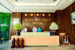 Ritzy Boutique Hotel Da Nang Beach - Da Nang - 4