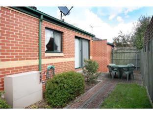 Mount Waverley Townhouses - Mount Waverley - 2