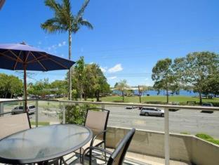 Noosa River Palms - 3