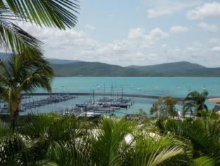 Airlie Apartments - 4