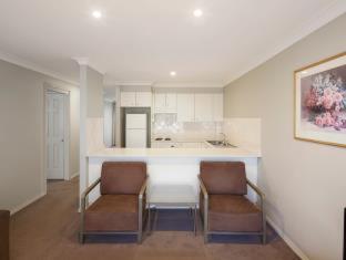 Pinnacle Apartments - Canberra - 1