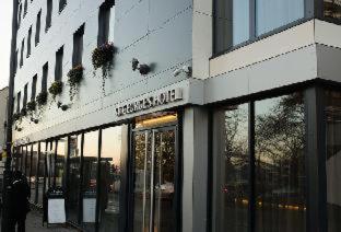 St George's Hotel - Wembley - 4