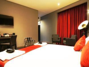 The Bryson Hotel - London - 9