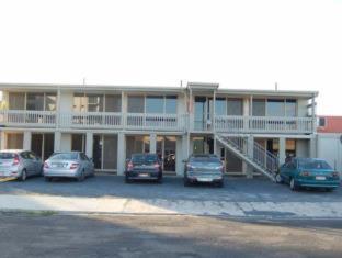 Slipway Hotel Motel - 6
