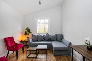 Stylish Apartment, WHITE CITY - SK - 6