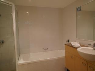 Kirra Beach Apartments - Gold Coast - 3