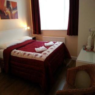 Melbourne House Hotel - 9
