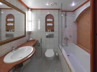 Sunborn London Yacht Hotel - 2