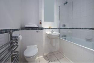 Marlin Apartments London Bridge - Empire Square - London - 9