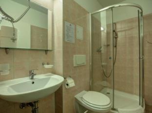 Hotel Pension Bernstein am Kurfürstendamm - Berlin - 5